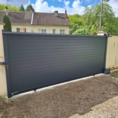 portail motorisé en aluminium